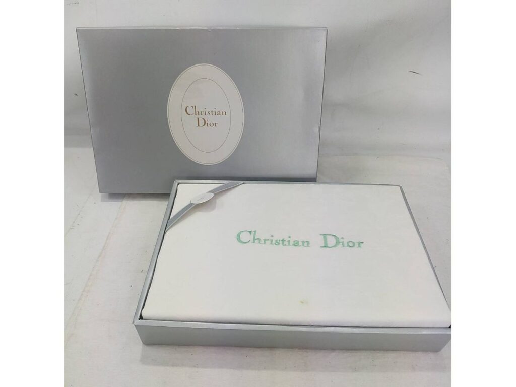 Christian Dior シーツ シングルサイズを買い取りいたしました