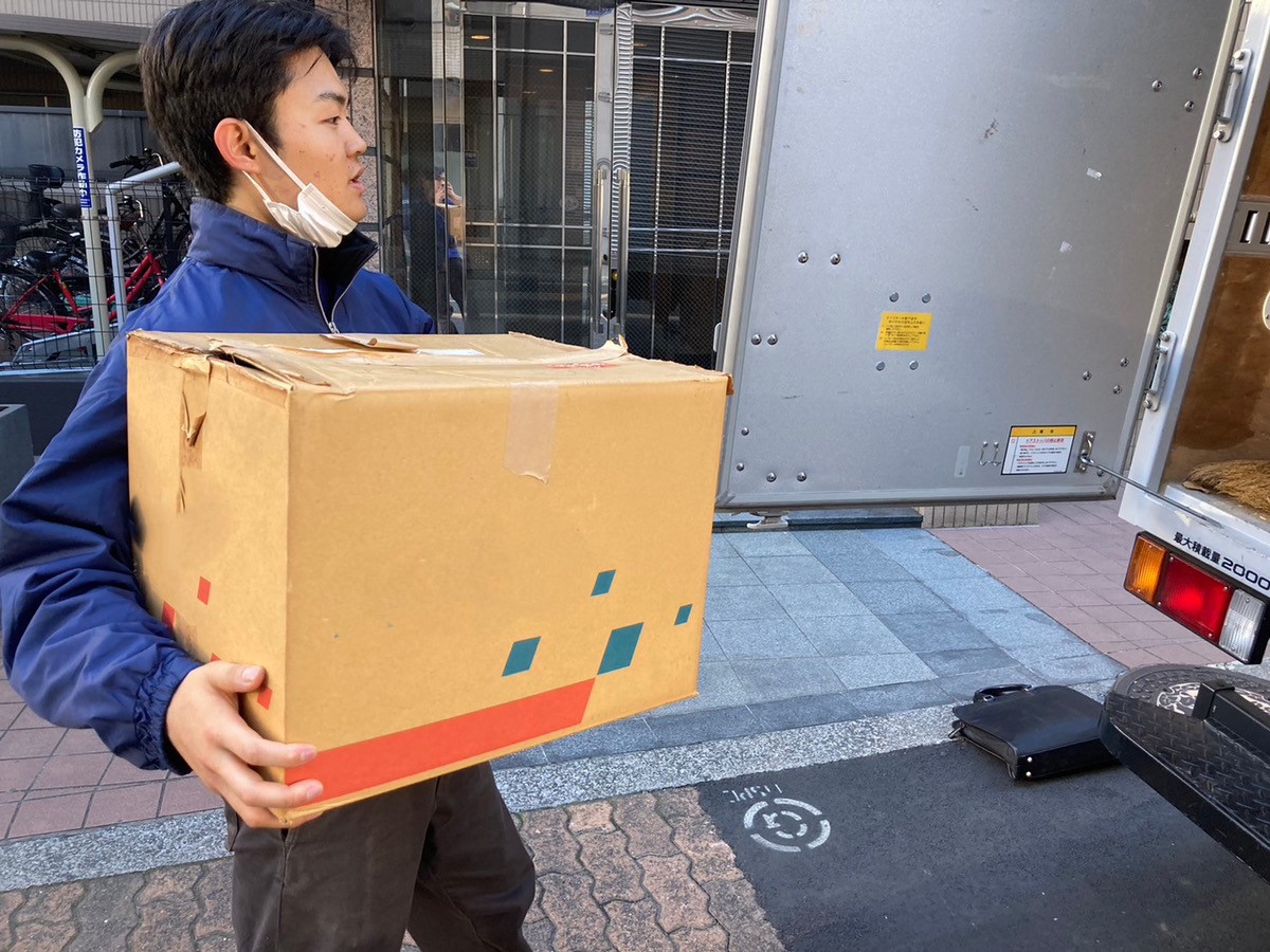 「退去に伴うお部屋丸ごとの不用品を回収！ゴミ屋敷化する前に迅速解決」作業写真