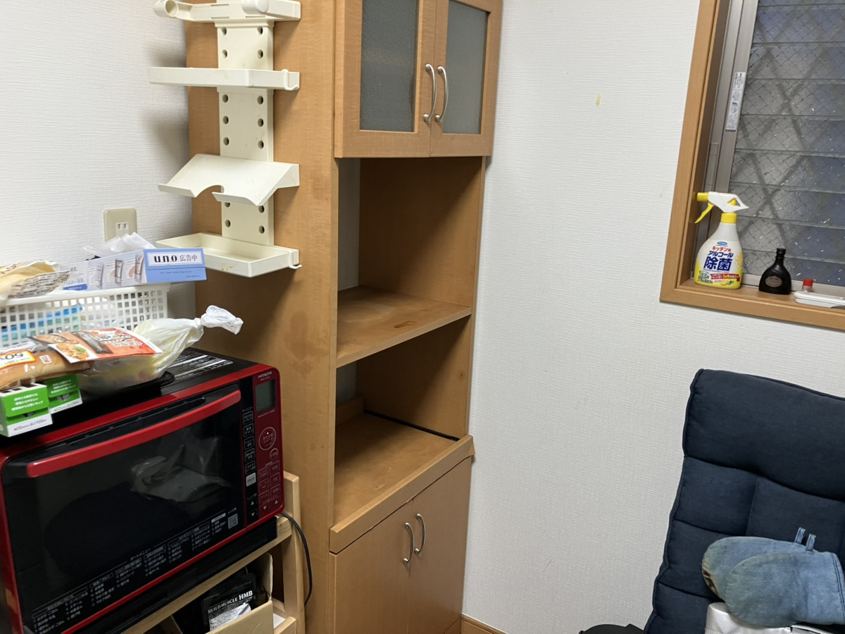 「1Rマンションから大型のキッチン棚を回収しました」作業写真